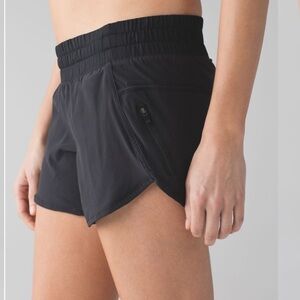 Lululemon Tracker Short IV
Black